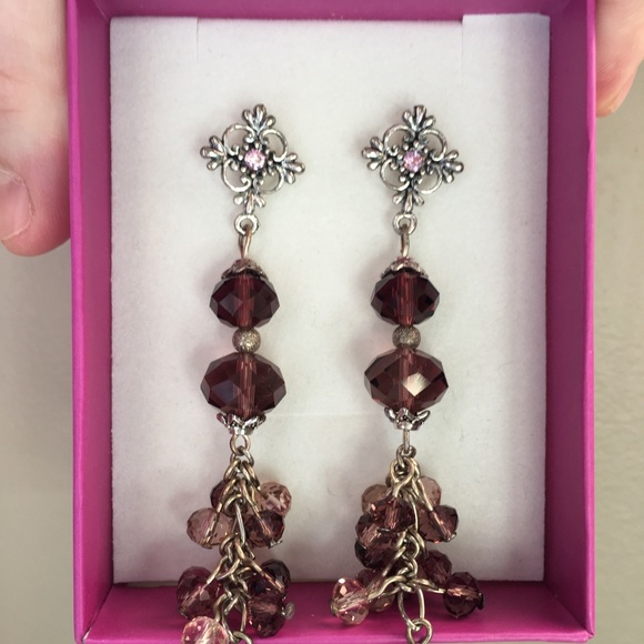 🔻PRICE DROP‼️ Vintage, Sugar Plum, Drop Earrings - Picture 5 of 5